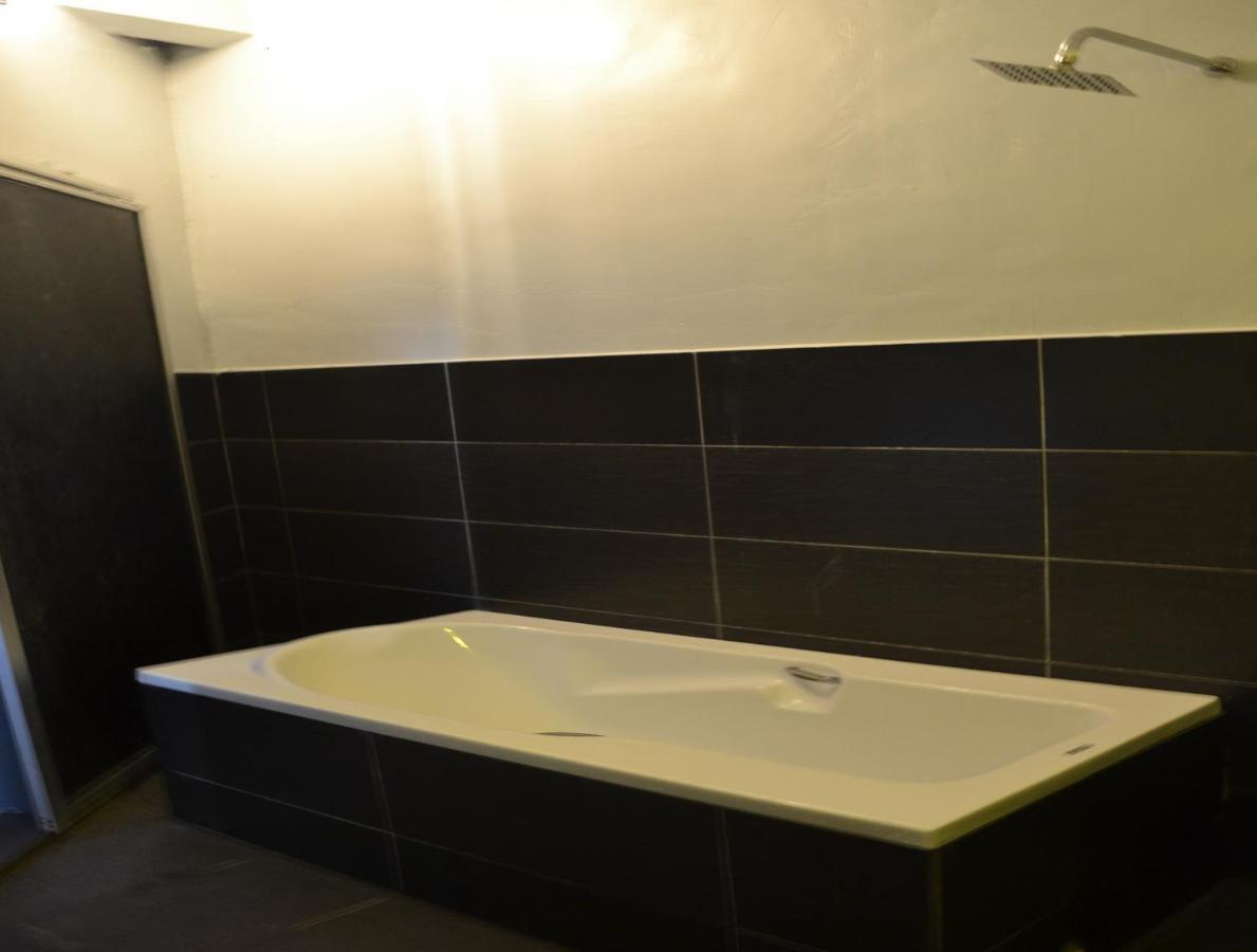 Pine Hotel Batu Gajah Buitenkant foto
