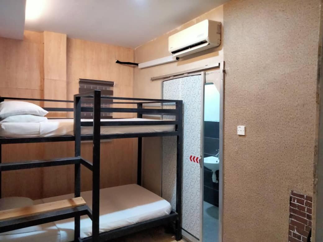Pine Hotel Batu Gajah Buitenkant foto